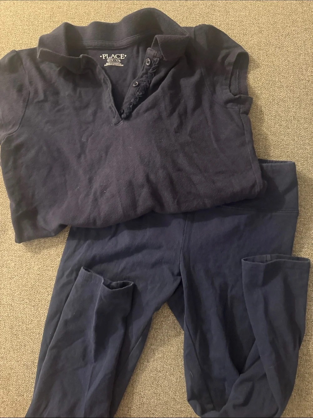 5/$15- Girl’s outfit size medium